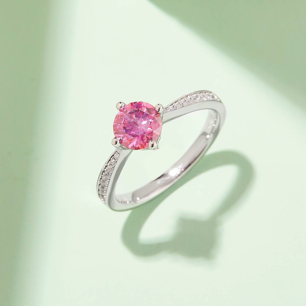 Straight arm micro inlaid four claw S925 silver plated platinum Moissanite women's ring 1 carat D-grade